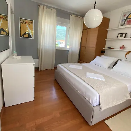 Palace Apartments Daire Kastela