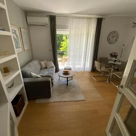 Daire Palace Apartments *
