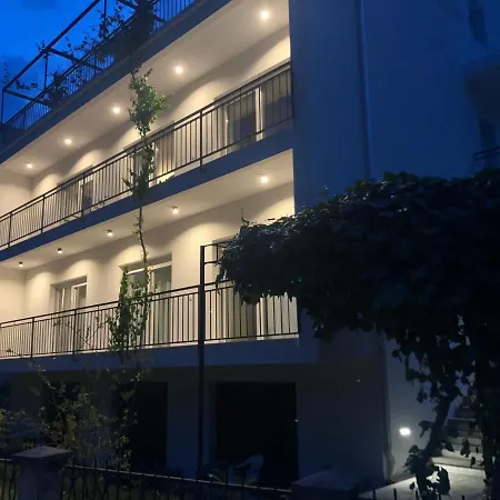 Palace Apartments Daire